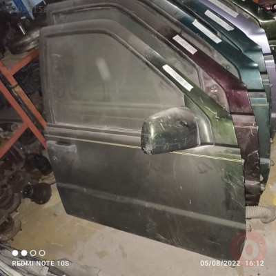 Grand Cherokee 93-98 model arası hatasız sağ ön kapılar orj