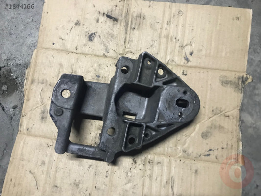 7700430752 Renault 19 1.9 D Motor Kulağı Orijinal Çıkma