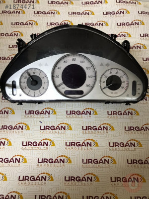 A2115402847  MERCEDES E-CLASS W211 KM SAATI VDO