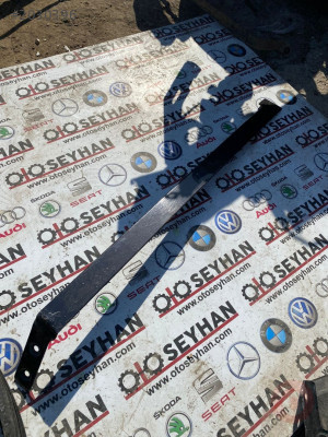 2K0843796A vw caddy 2004-16 sağ sürgülü kapı ray kapağı