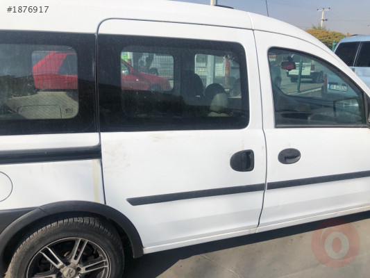 OPEL COMBO SAG SÜRGÜ KAPI ÇIKMA