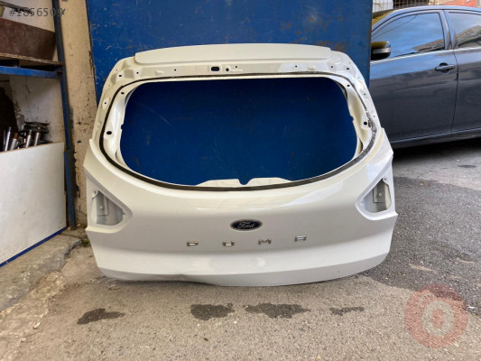 Ford Puma bagaj kapağı