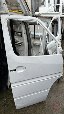 MERCEDES SPRİNTER ÇIKMA ORJİNAL SAĞ ÖN KAPI