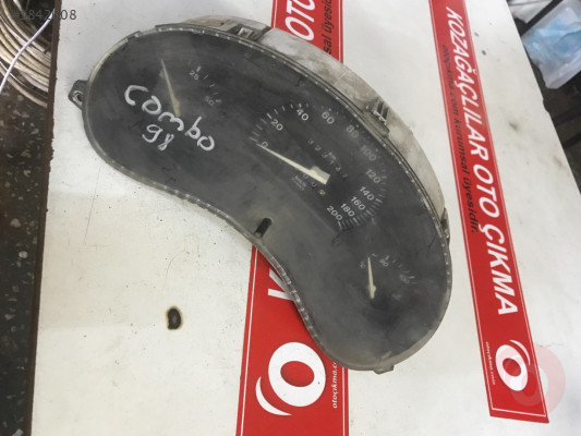 OPEL COMBO 1 KILOMETRE SAATI