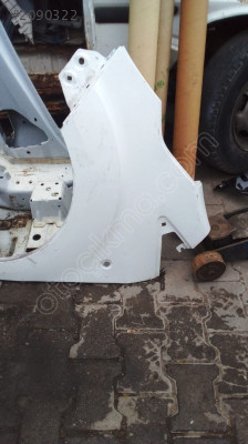 ford tourneo courier sol ön çamurluk