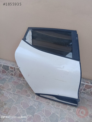 Renault Clio 4 sol arka dolu kapı
