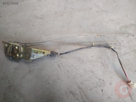 Mazda 323 Familia Sol Arka Kapı Kilidi 96-98