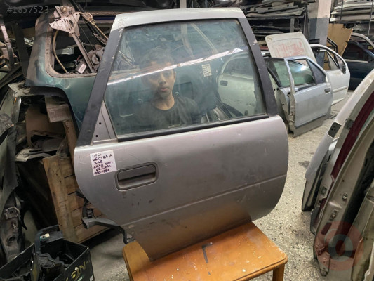 OPEL VECTRA A SAĞ ARKA KAPI DOLU 1990-1998 MODEL ORJİNAL ÇIK