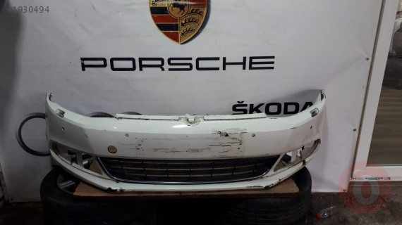 VOLKSWAGEN JETTA ÖN TAMPON ÇIKMA ORJİNAL PARÇA  5C6807221