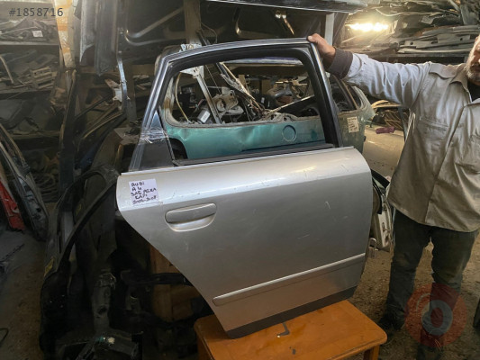 AUDİ A4 SAĞ ARKA KAPI DÖŞEMESİ 2004-2008 MODEL ORJİNAL ÇIKMA