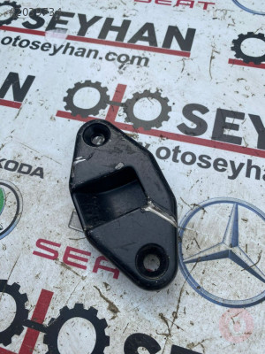2K0843667A vw caddy 2008 sol sürgülü kapı pim yuvası