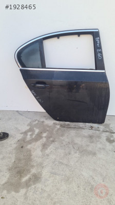 bmw 5 e60 çıkma sağ arka kapı  (son fiyat)