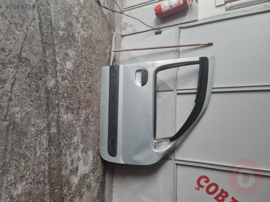 Renault kango sağ ön kapı boyasız çıtır hasarlı orjinal