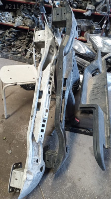 FORD TRANSİT CUSTOM ÖN TAMPON DEMİRİ
