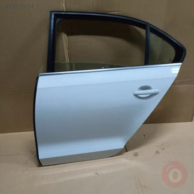 5C6833055E 5C6833055A 5C6833055C SOL ARKA KAPI VW JETTA 2015