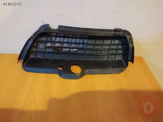 Volkswagen golf 3 92 97 sağ tampon izgara sıfır it1h6853666A
