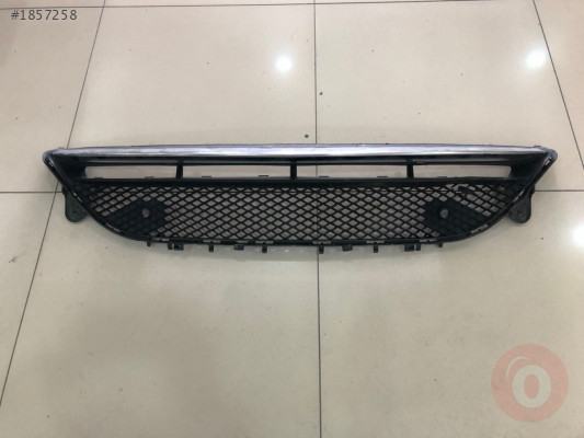 MERCEDES W213 ÖN TAMPON IZGARASI A2138856900