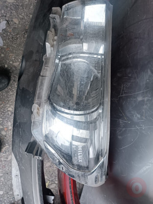 TOYOTA HİLUX SOL ÖN FAR ÇIKMA