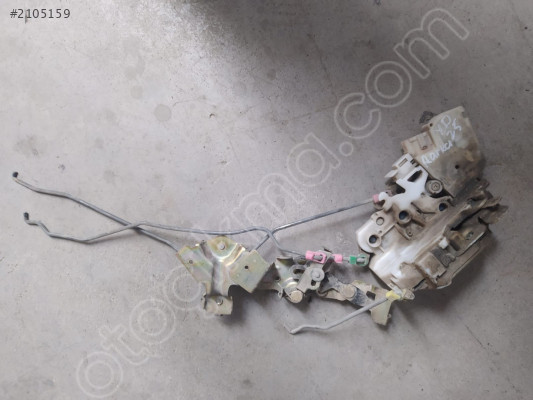 Nissan Skystar YD25 Sağ Arka Kapı Kilidi ÇIKMA