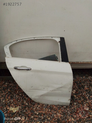 fiat egea sağ arka kapı