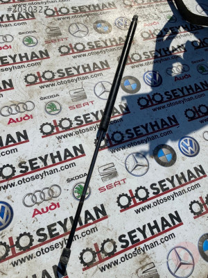2K0827550 volkswagen caddy 2008 bagaj amortisörü