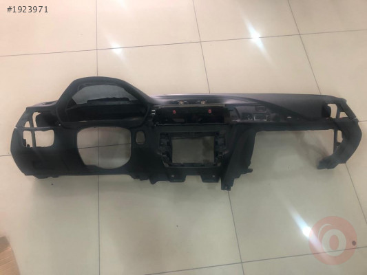 BMW F30 DİKİŞLİ GÖĞÜS DOLU