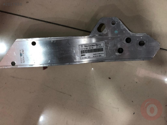 MERCEDES E CLS ÖN PANEL ÜST SAĞ BAĞLANTI AYAĞI A2136206300