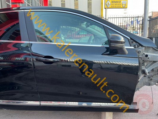 Renault Clio 5 Kapı Bandı Sağ Ön (Nikelajlı) 801862526R