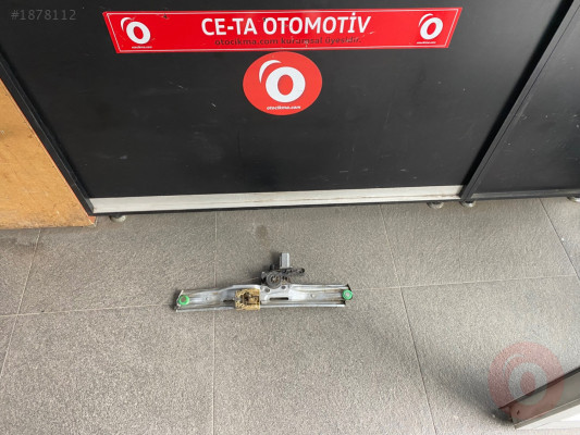 FİAT EGEA SAĞ ÖN CAM KRİKOSU ÇIKMA ORJİNAL