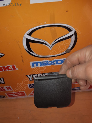 mazda 3 çeki demir kapagu