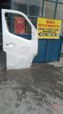 Renault master 3 çıkma sağ ön kapı az hasarlı