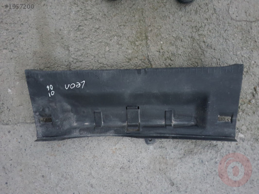 SEAT LEON ÇIKMA ORJİNAL ARKA PANEL İÇ DÖŞEMESİ 1m6863459