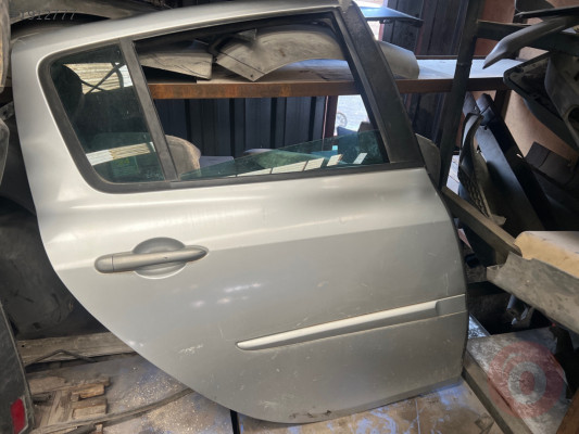 Renault Clio 3 Sağ Arka Kapı Çıkma