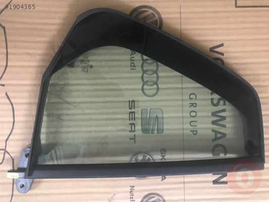 GOLF 7 7.5 SAĞ ARKA KELEBEK CAMI