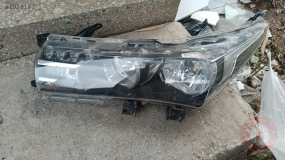 TOYOTA COROLLA LEDLİ SOL ÖN FAR ÇIKMA