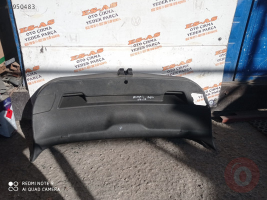 Opel Astra J Bagaj Kapağı Kaplama Plastiği 2009-2015