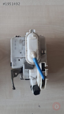 1hm862153 polo HB 1998 kapı kilidi