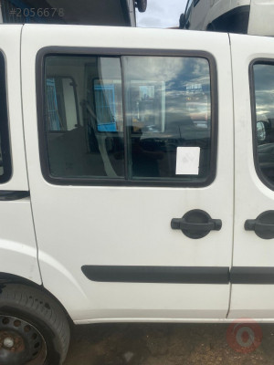 FİAT DOBLO 2 ÇIKMA SAĞ SÜRGÜLÜ KAPI