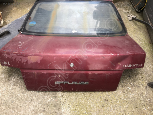 Daihatsu Applause Bagaj Kapağı