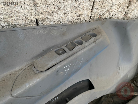 MİTSUBİSHİ CANTER FE 711 ÇIKMA SOL KAPI DÖŞEMESİ