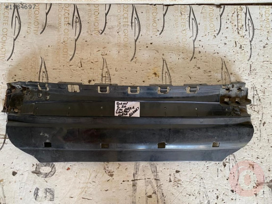 BMW 5.20 ARKA TAMPON ORTA PLASTİĞİ ORJİNAL ÇIKMA