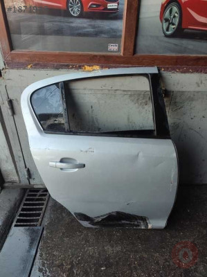 opel corsa d sağ arka kapı gümüş gri ufak hatalı