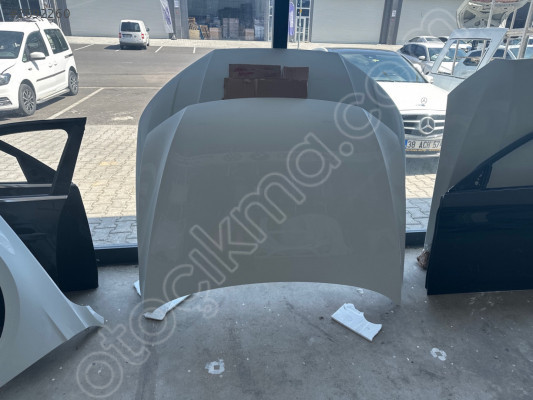 Passat b8 beyaz Orjinal kaput Çıkma