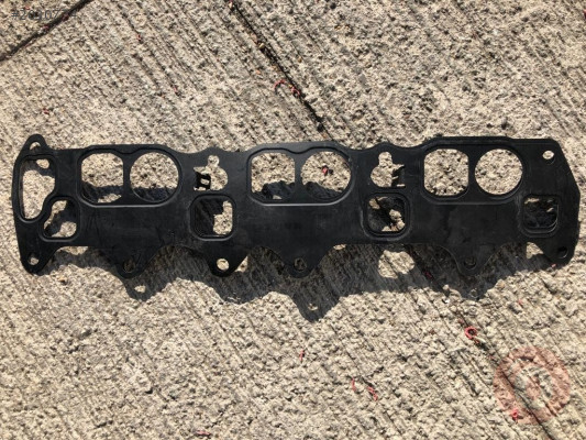 MERCEDES AMG 642 GİRİŞ VE EGZOZ MANİFOLD CONTASI MERCEDES AM