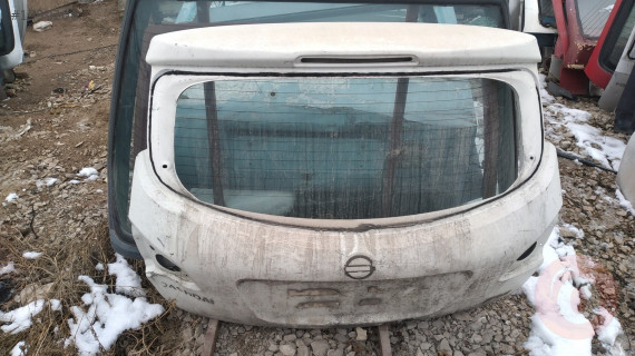 Nissan kaşkai QASHQAİ  çıkma bagaj kapağı az hasarlı