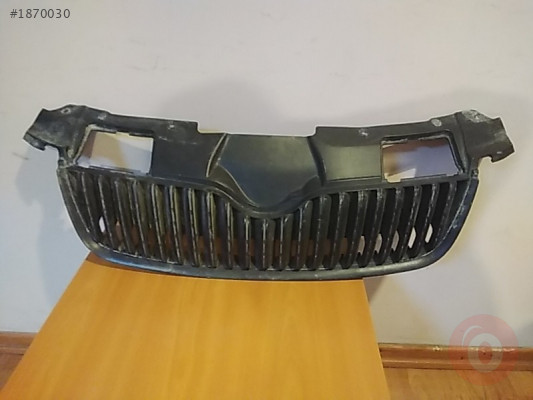 Skoda fabia 07-10 ön panjur çıkma orj 5j0853668