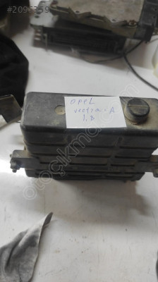 Opel Vectra 1.8 motor beyni