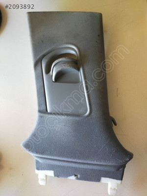 AUDİ A3 DİREK KAPLAMASI ÜST SOL 8V5867243A
