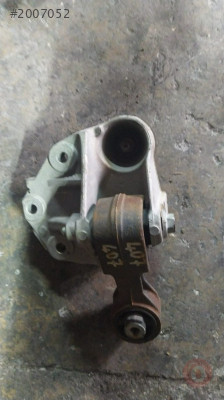 Peugeot 1.6 motor destek braketi çıkma