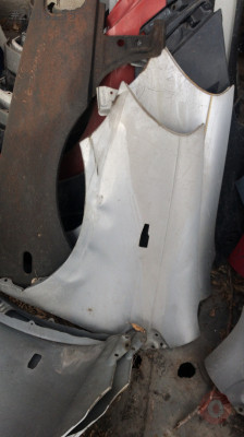 Toyota Yaris sol ön çamurluk 2000-2005
